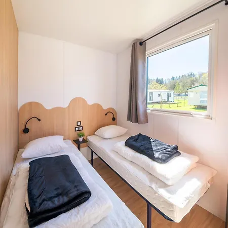 Premium Caravan In With Terrace Érezée