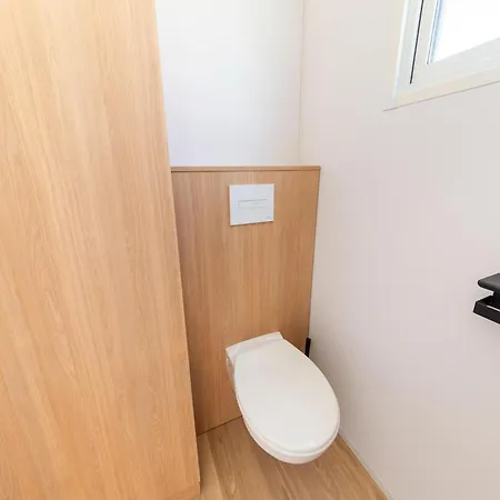 Premium Caravan In With Terrace * Érezée